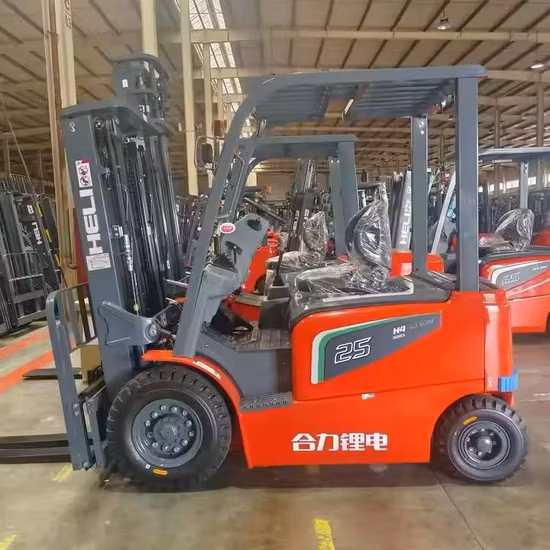 Nuovo carrello elevatore diesel convertito in batteria al litio con capacità di carico di 2,5 tonnellate
